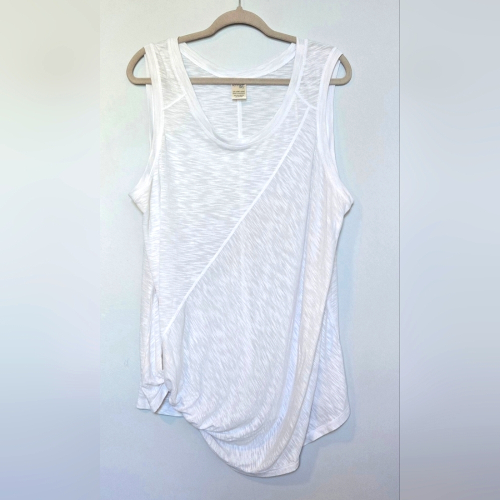 4 for $30 🌈 Terra & Sky White Sleeveless Tank Top Twist Knot Bottom size 1X